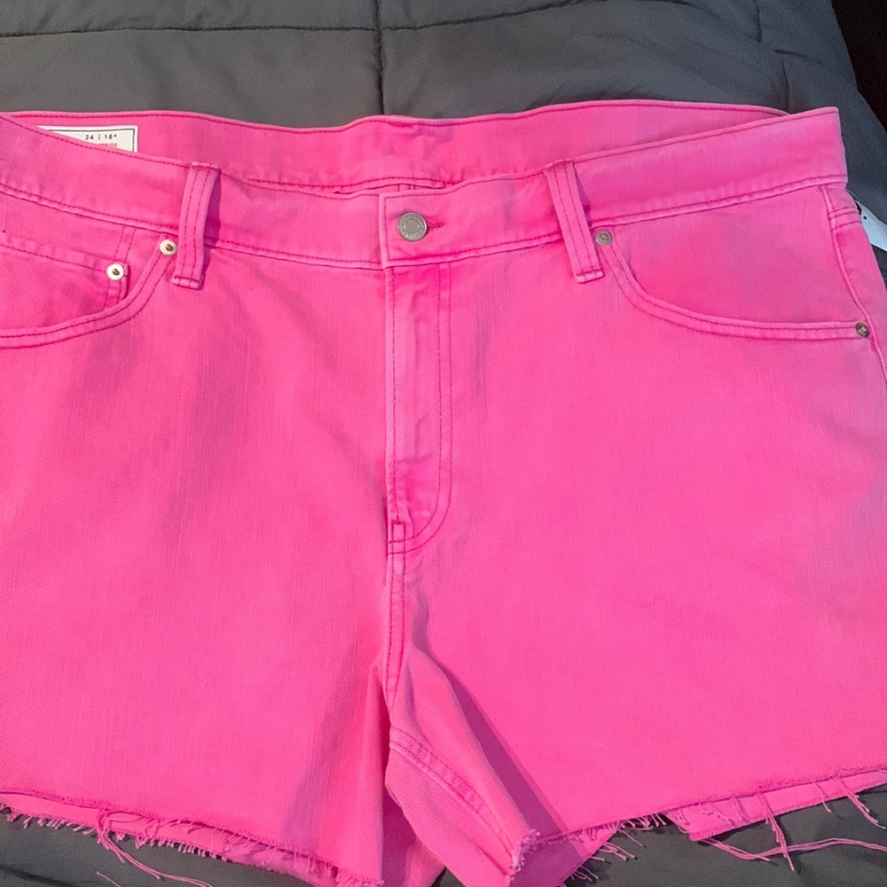 GAP….. SHORTS…..PINK